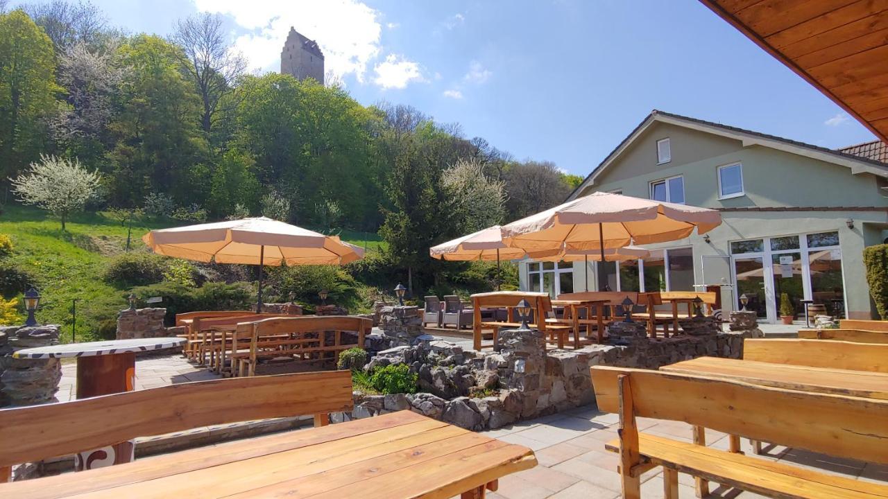 Pod Hradom Restaurant & Pension Topolcany Exterior photo